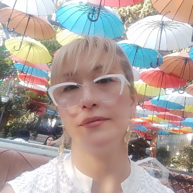 Babysitter in Baku: Samira