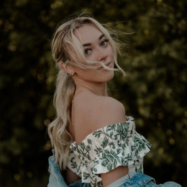 Nanny in Calgary: Cassidy