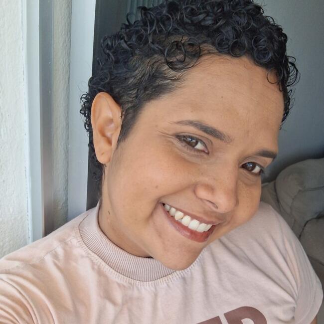 Babysitter in Olinda: Alexia
