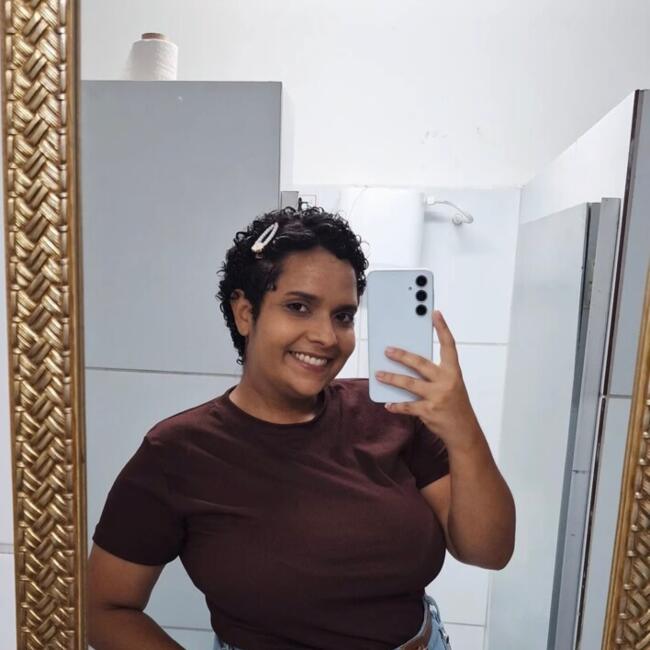 Babysitter in Olinda: Alexia
