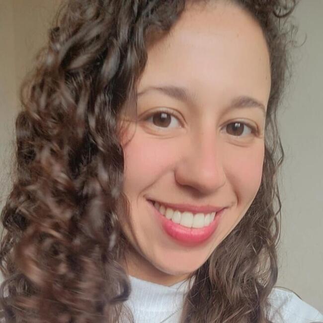 Babysitter in São Paulo: Laura