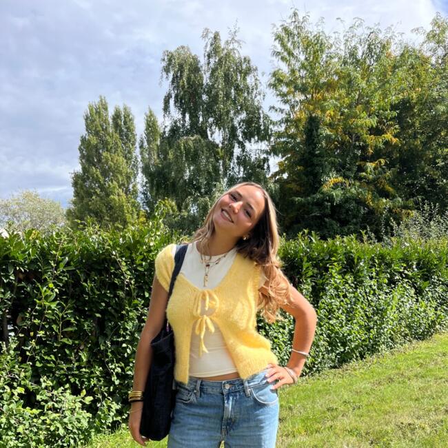 Babysitter in Paris: Rosa