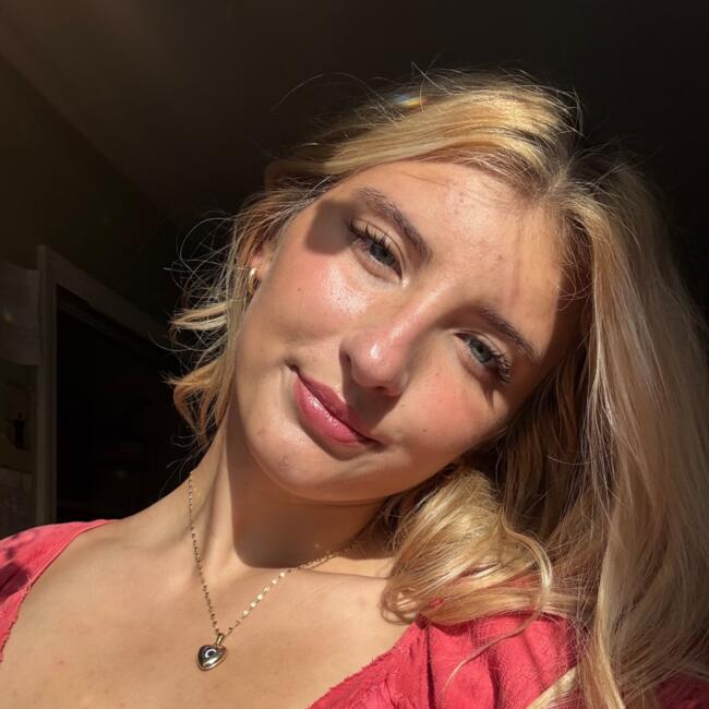 Babysitter in Hampshire (Illinois): Lilly