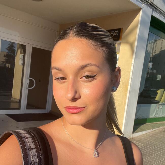 Babysitter in Sant Andreu de la Barca: Naraia