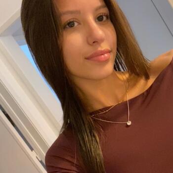 Babysitter em Almada: Yara