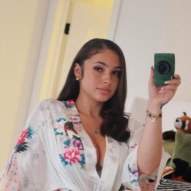 Babysitter in Los Angeles: Ash