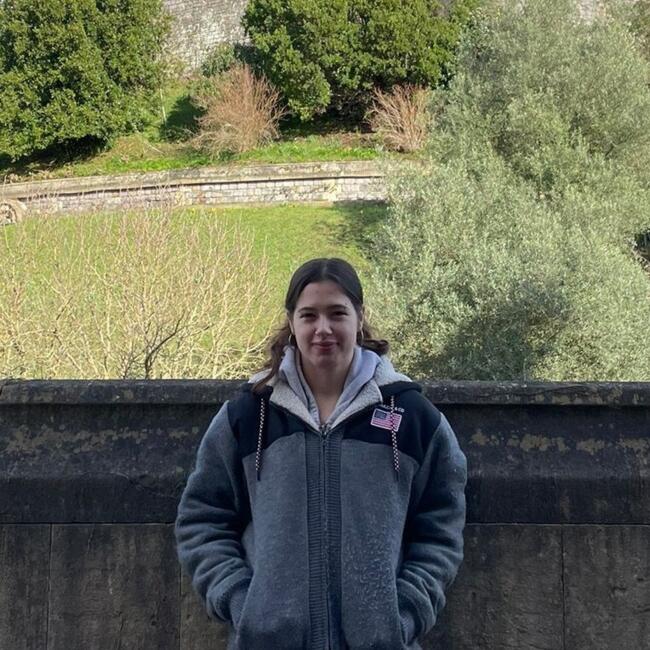 Babysitter in Cymmer: Kayla