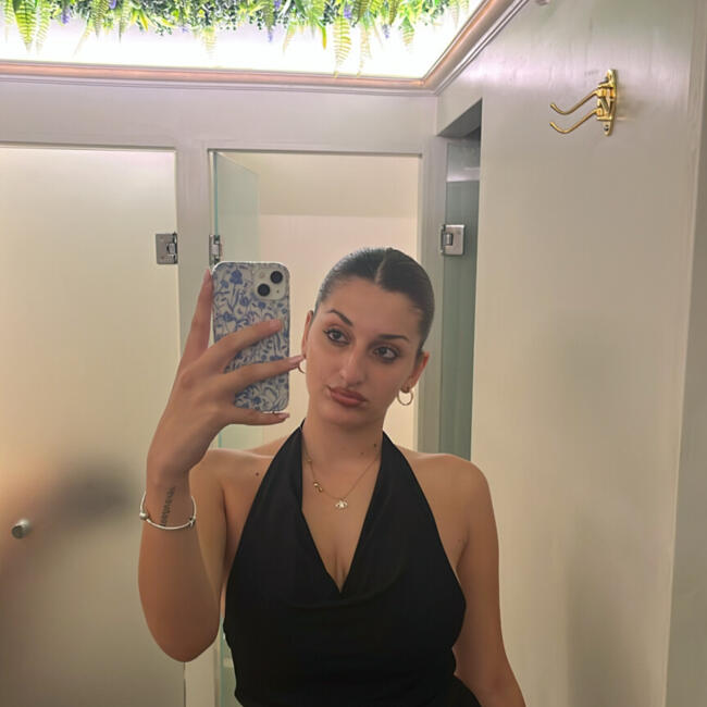 Babysitter στην περιοχή Κηφισιά: Φλωρα