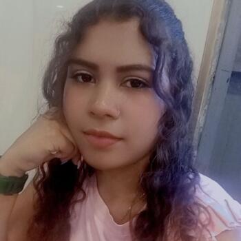 Babysitter in Caracas: Yanet