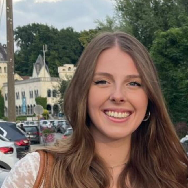 Babysitter in Genappe: Lilou-Marie