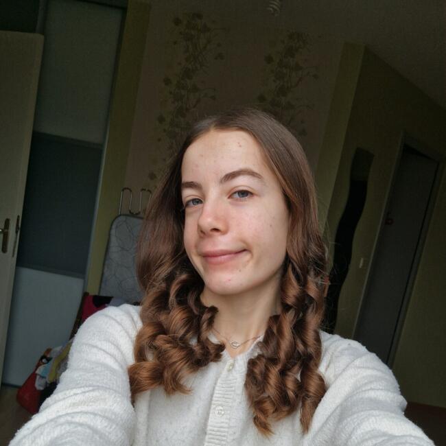 Babysitter in Mondevert: Louna