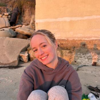 Babysitter in Costa Mesa: Faith