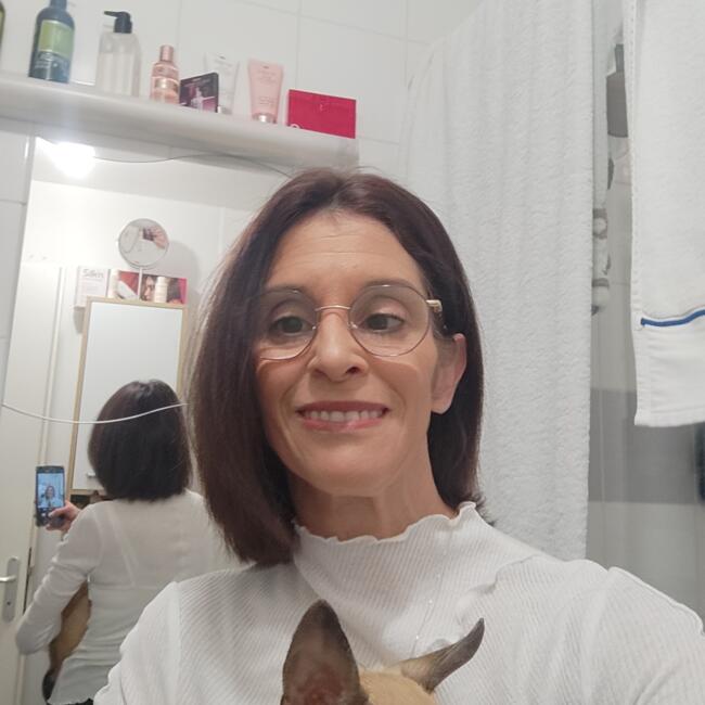 Babysitter in Demi-Quartier: Cathy
