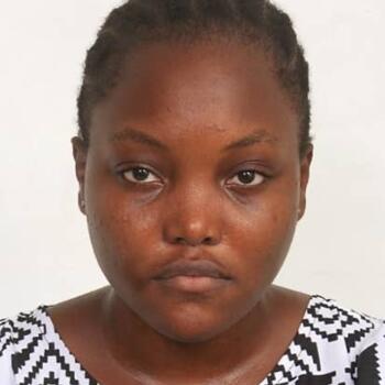 Babysitter in Amiens: Danielle Lindsay