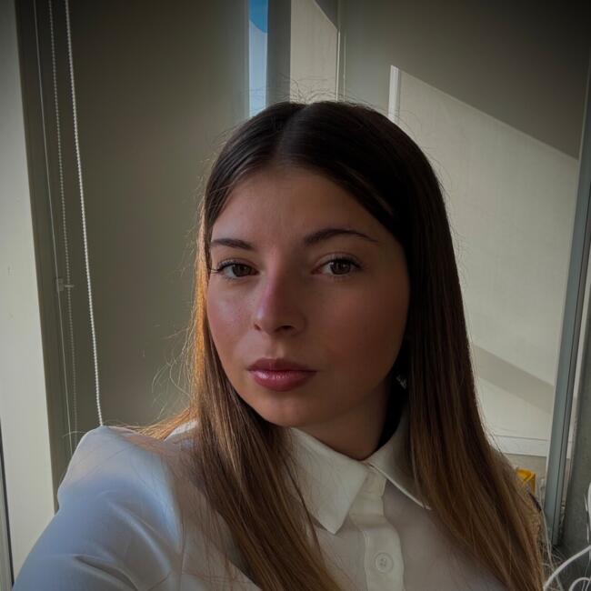 Babysitter in Annecy: Eva