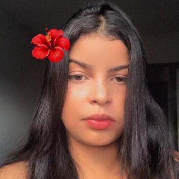 Babysitter in Santo Antônio do Descoberto: Maria