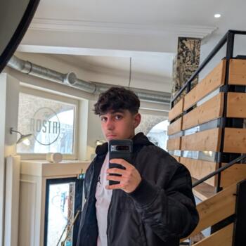 Babysitter in Poisy: Mathis