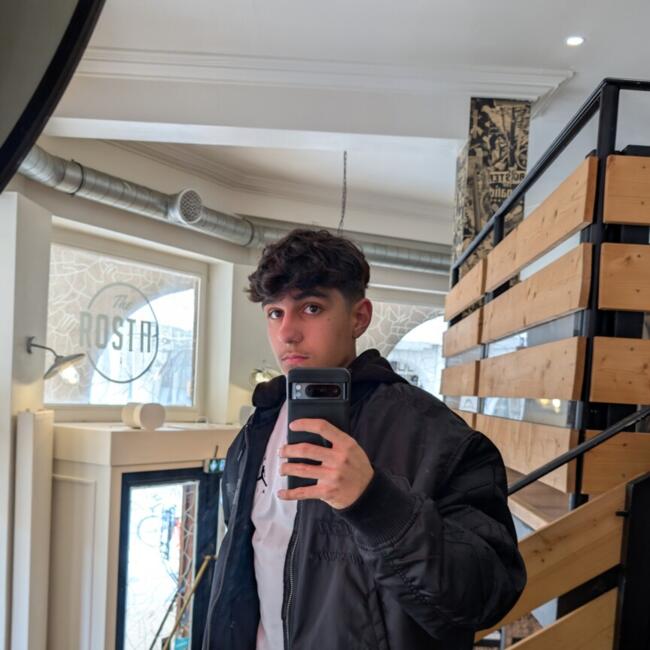 Babysitter in Poisy: Mathis