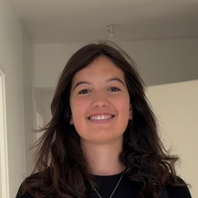 Babysitter in Nantes: Inès