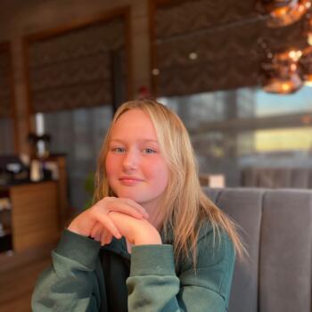 Baby-sitter in Sherwood Park: Kenna