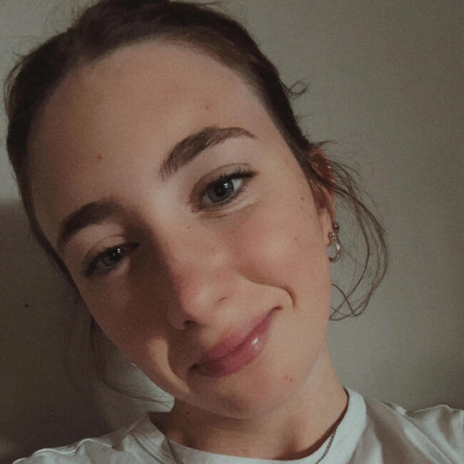 Babysitter in Maryborough (Victoria): Charlotte