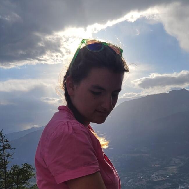 Babysitter in Hattstatt: Louise