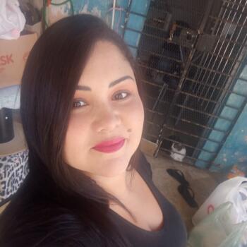 Babysitter in Olinda: Valéria