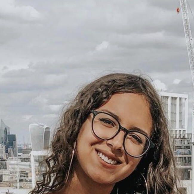 Babysitter in Luxembourg: Lopes Jhenifer