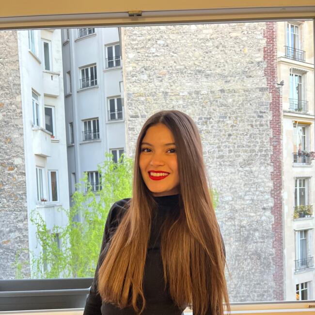 Babysitter in Paris: Sarah