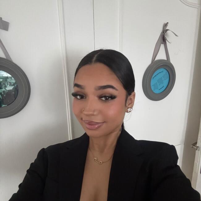 Babysitter in Paris: Nesrine