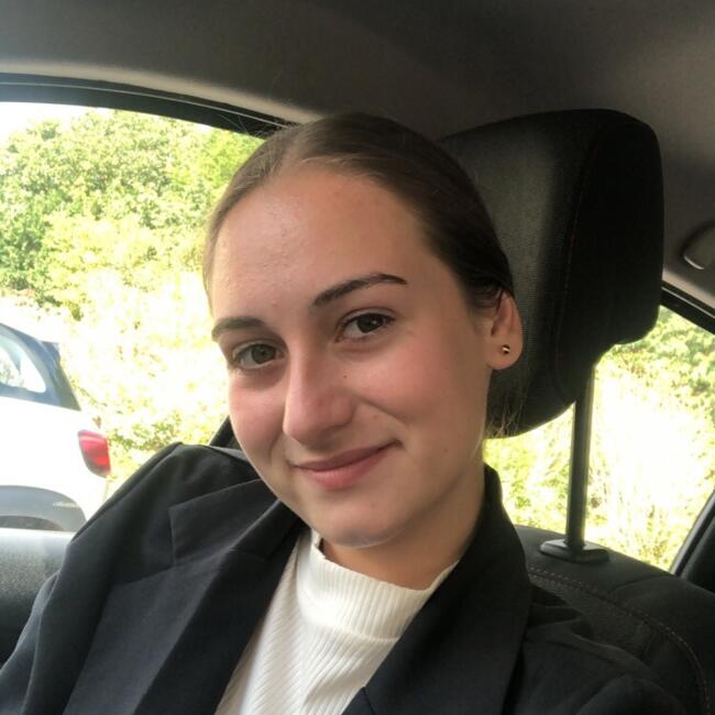 Babysitter in Saint-Renan: Eva