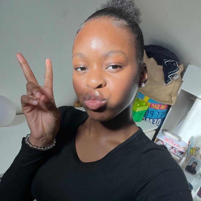 Babysitter in Sucy-en-Brie: Shannon