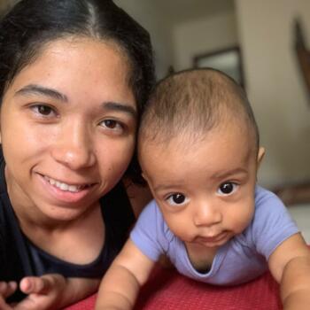 Emprego de babá em Blumenau: emprego de babá Laryssa