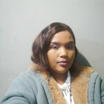 Babysitter Port Elizabeth: Nosiphiwo