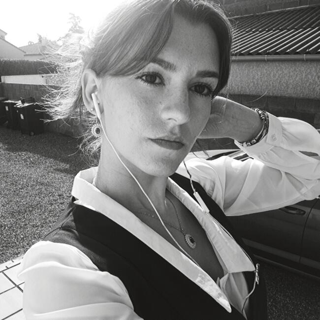 Babysitter in Albi: Athénaëlle
