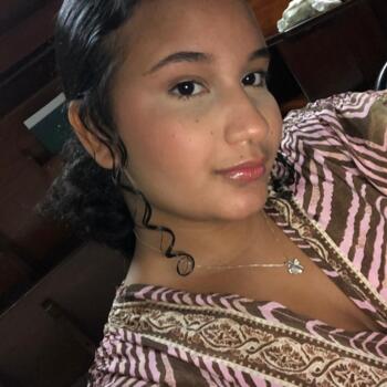 Babysitter in Linhares: Lavinya