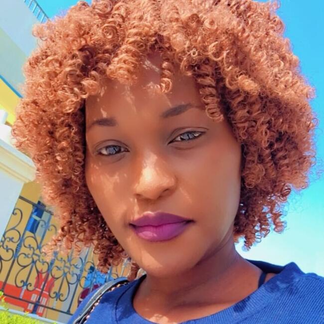 وظيفة جليسة أطفال في دبي: Maboe