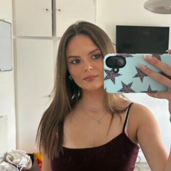 Babysitter in Watford: Hollie