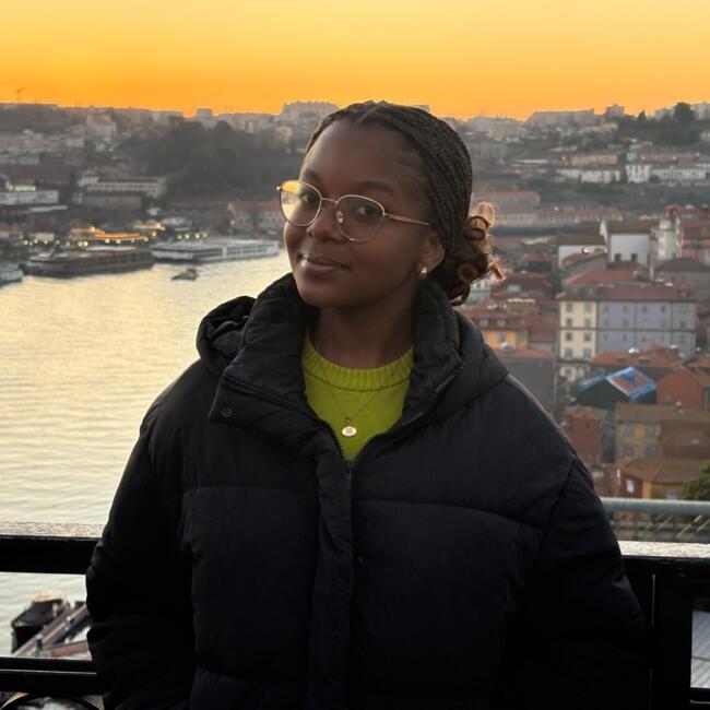 Babysitter em Porto: Wini