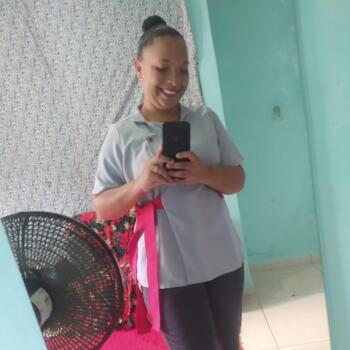 Babysitter in Salvador: Daniele Souza de Jesus