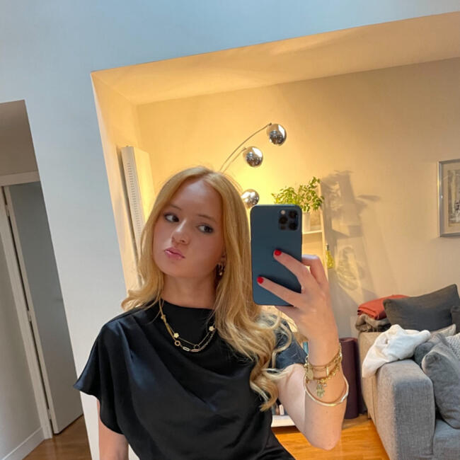 Babysitter in Paris: Romy 