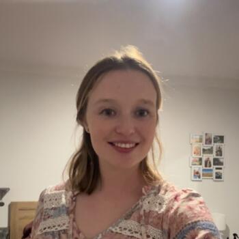 Babysitter in Albury: Amy