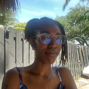 Nanny in Montreal: Kaila