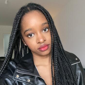 Babysitter in Saint-Denis: Rébecca