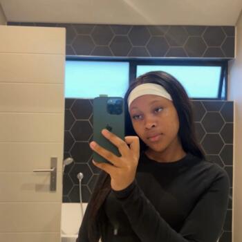 Babysitter in Midrand: Paris