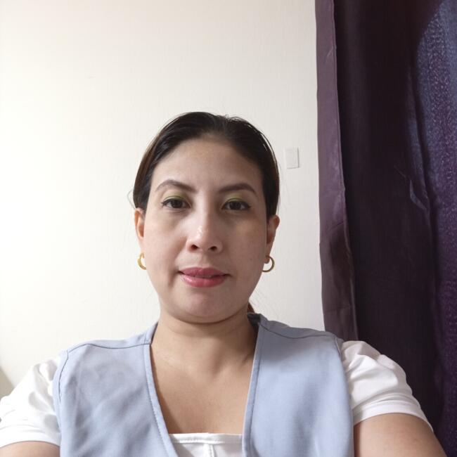 Babysitter in Dubai: Ruth