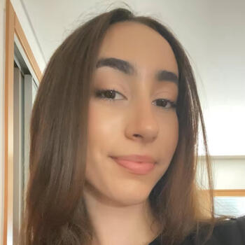 Babysitter in Miragaia: Kayla