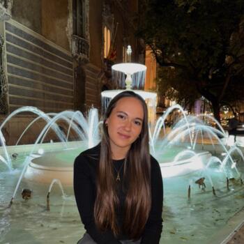 Babysitter in Torrent: Alba