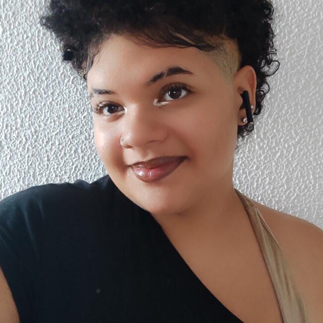 Babysitter in São João das Lampas: Shayanye