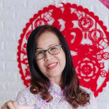 Babysitter in Singapore: Helen